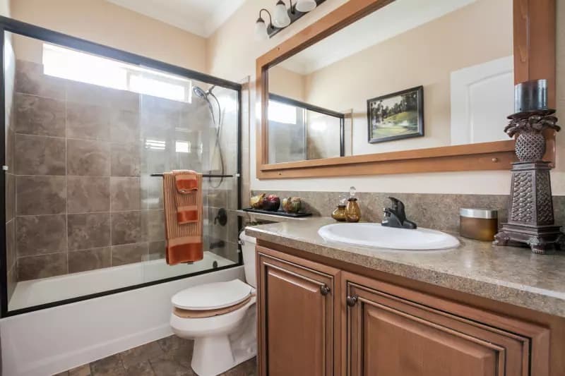 Kingsbrook kb-65 bathroom home features