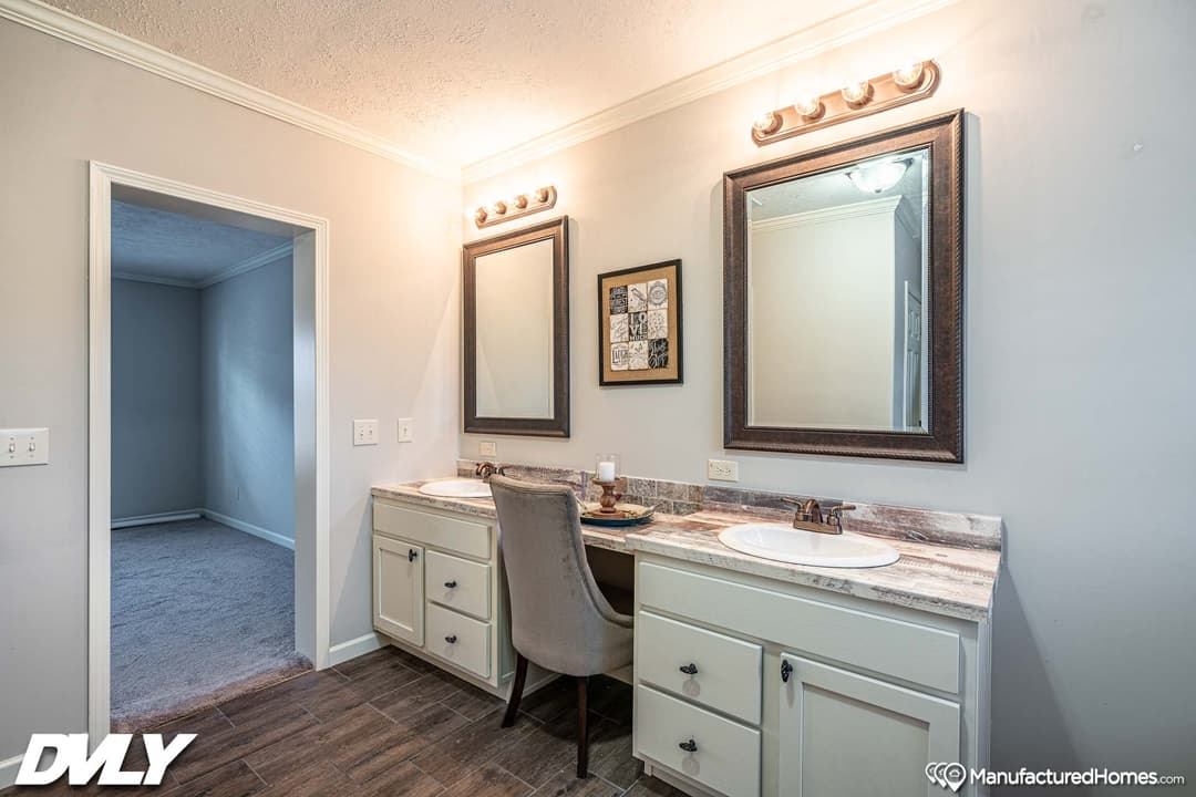 Orchard house bathroom home features
