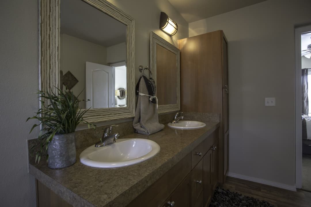 Ks2750b bathroom home features