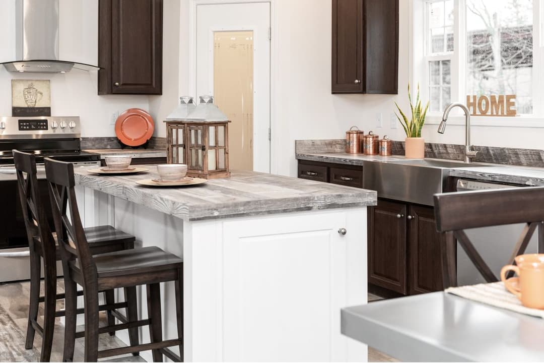 1444 carolina kitchen home features