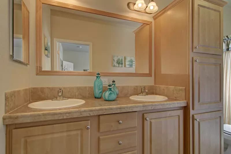 Dawson bathroom home features