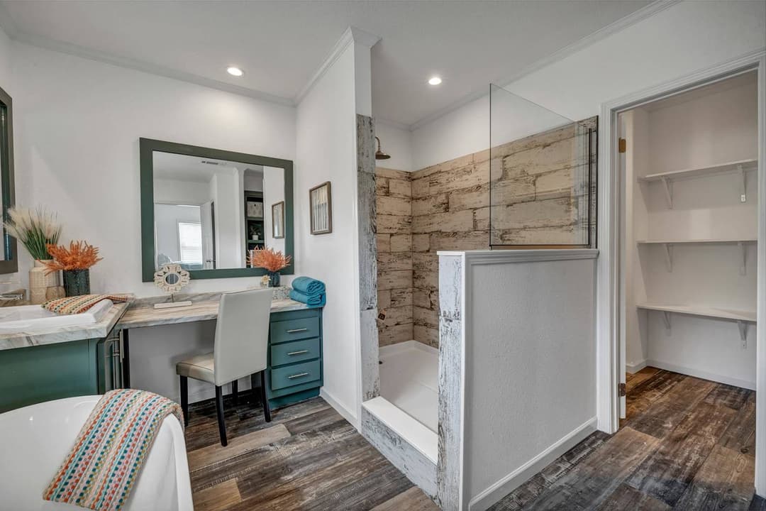 Titan extreme 3272c bathroom home features