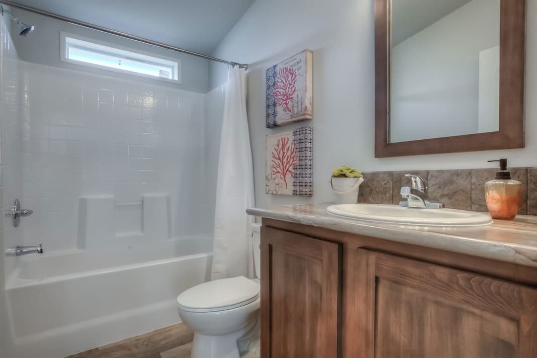 Westridge 1222ct bathroom home features
