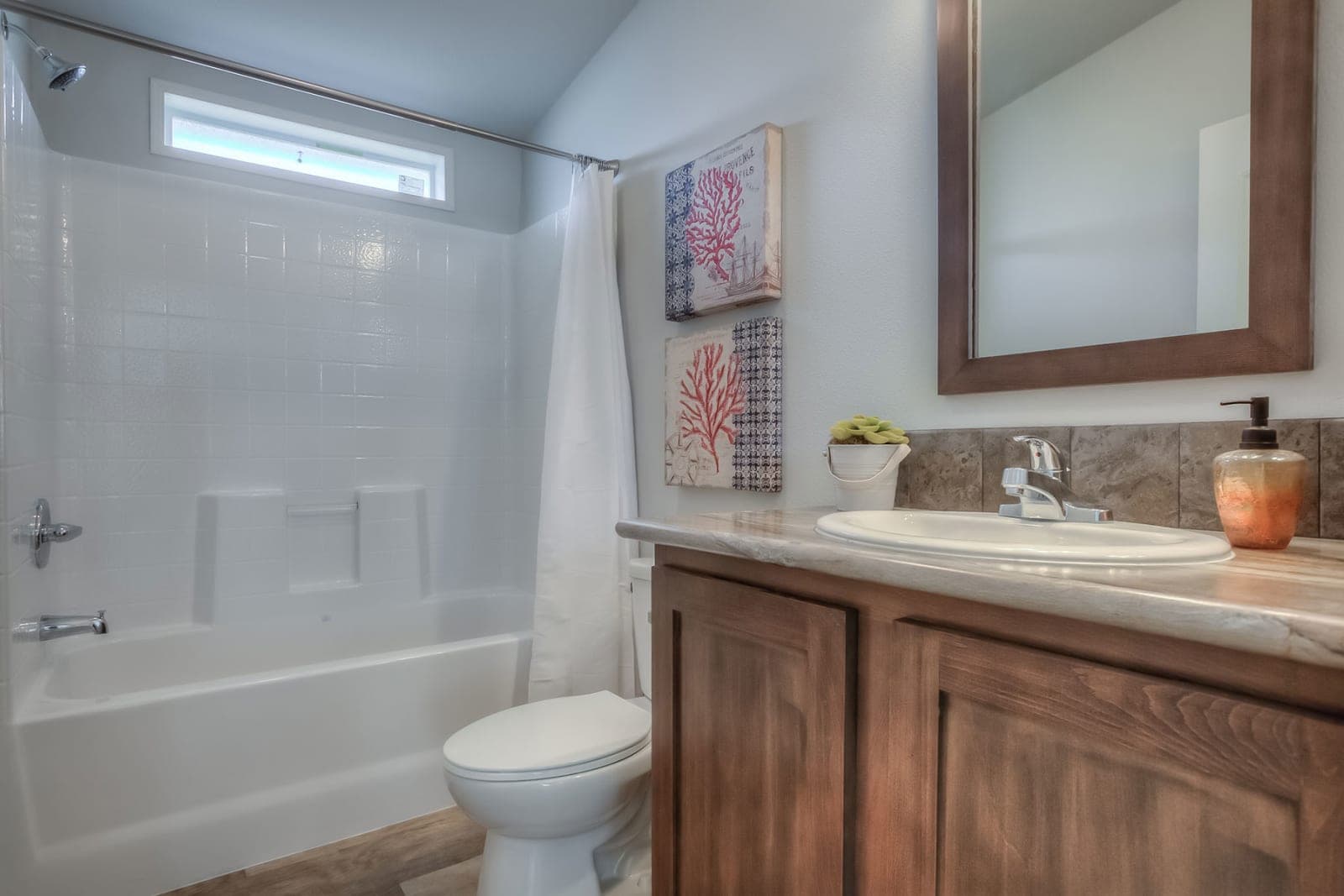 Westridge 1222ct bathroom home features