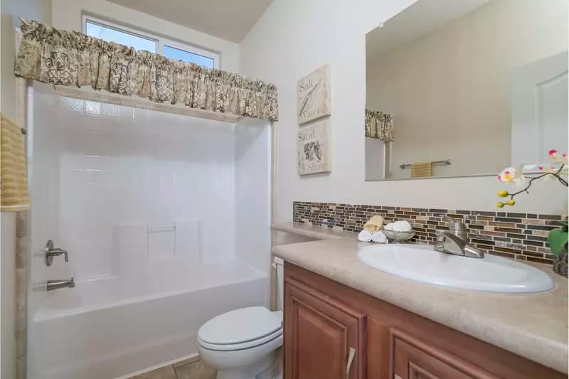 Bistro bay bathroom home features