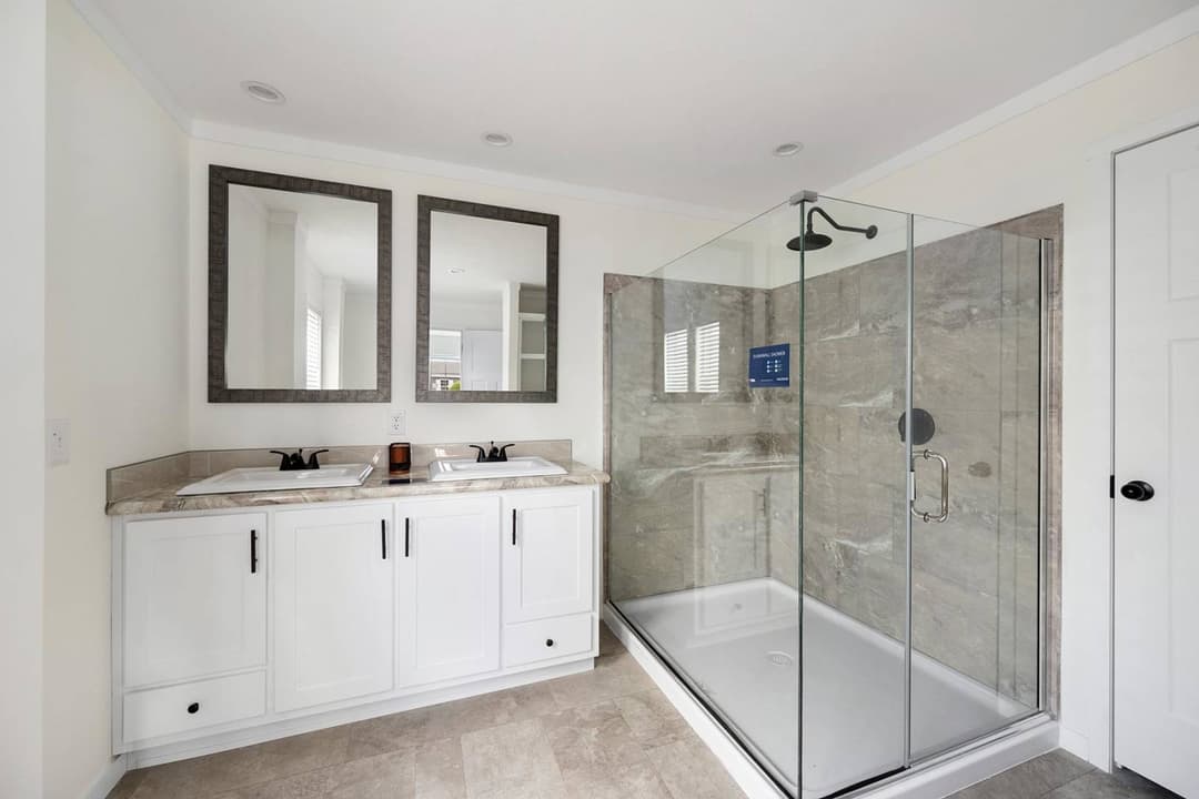 Elevate 52 bathroom home features