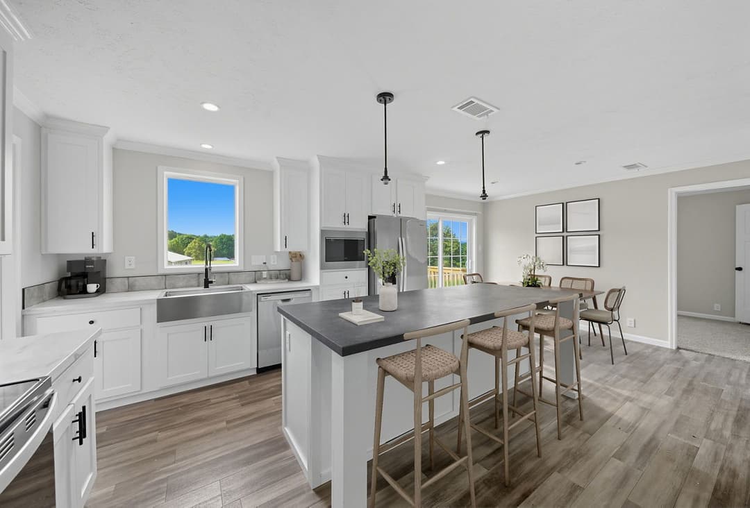 Valencia kitchen home features