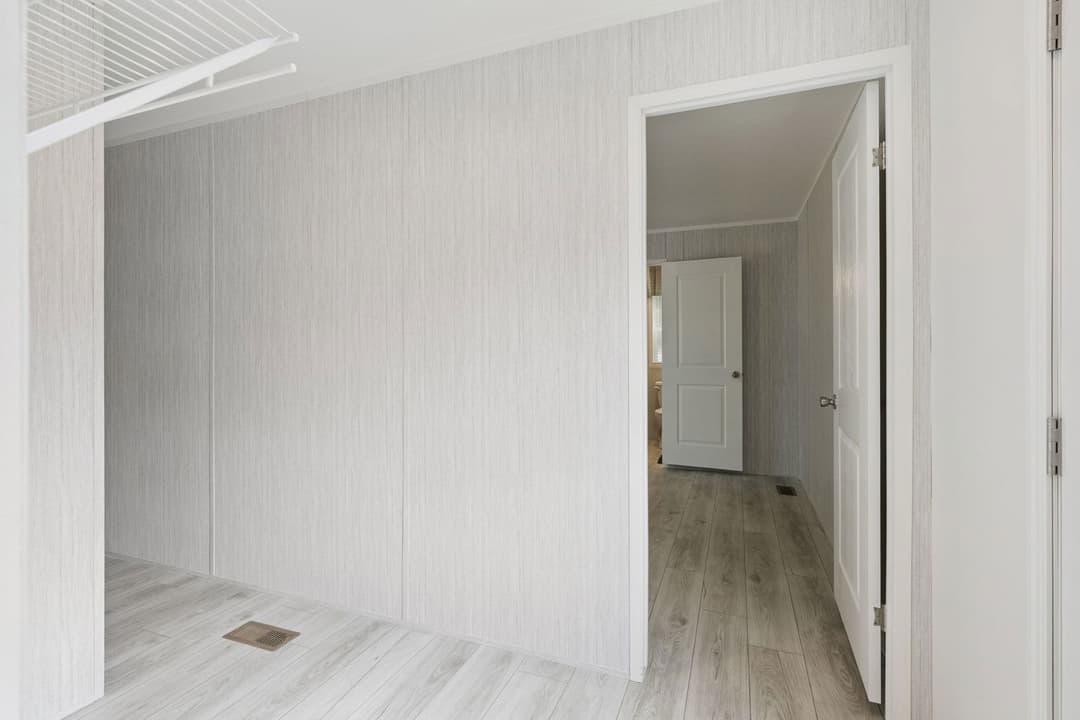 Achiever 6902 interior home features