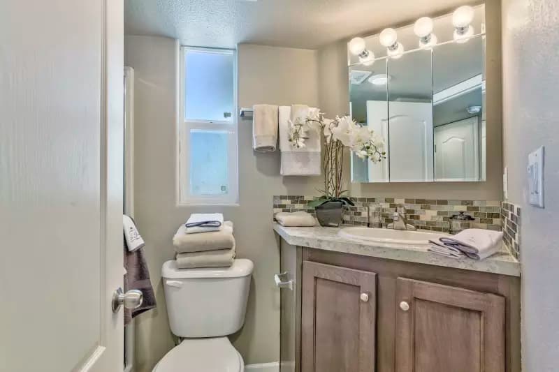 Bluewater bathroom home features