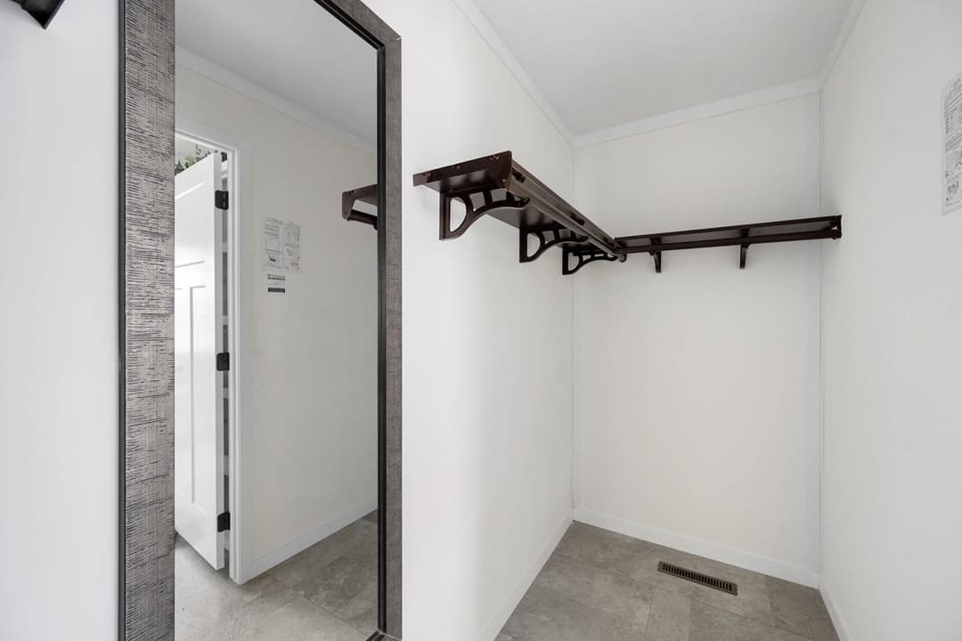 Elevate 52 bedroom home features