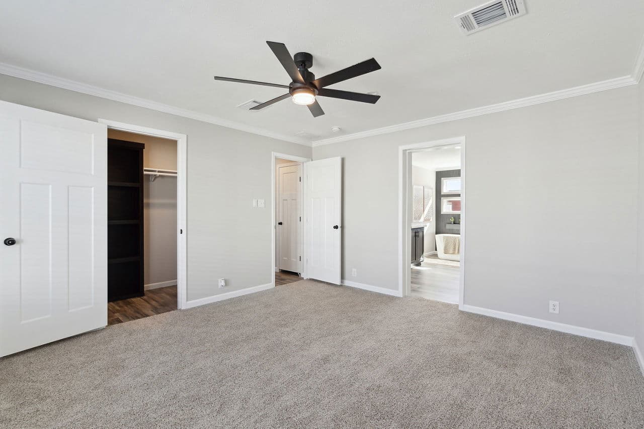 Birchwood bedroom home features