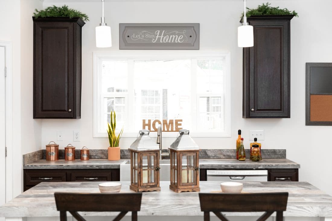 1444 carolina kitchen home features