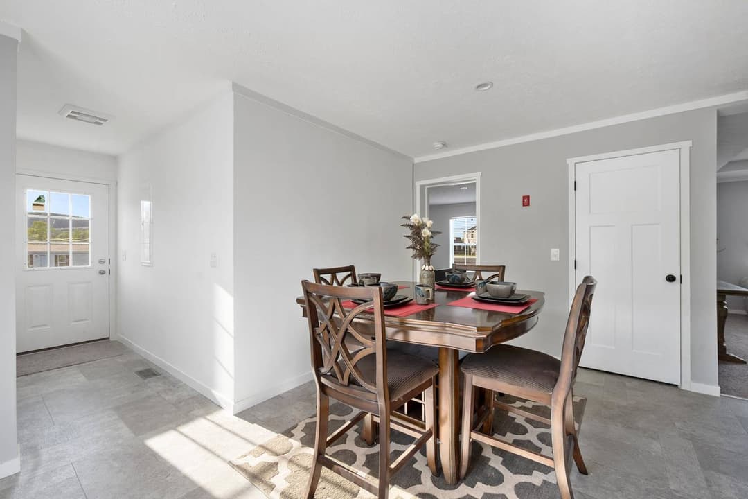 East point - attain interior home features