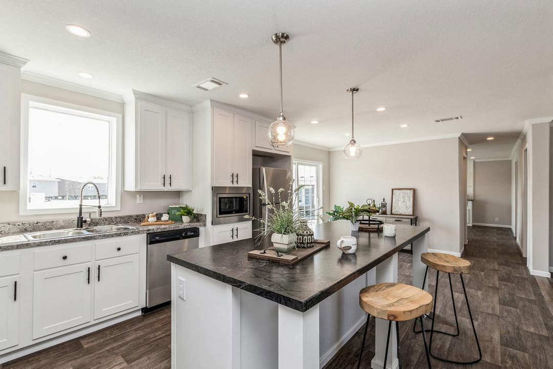 Pursuit kitchen home features