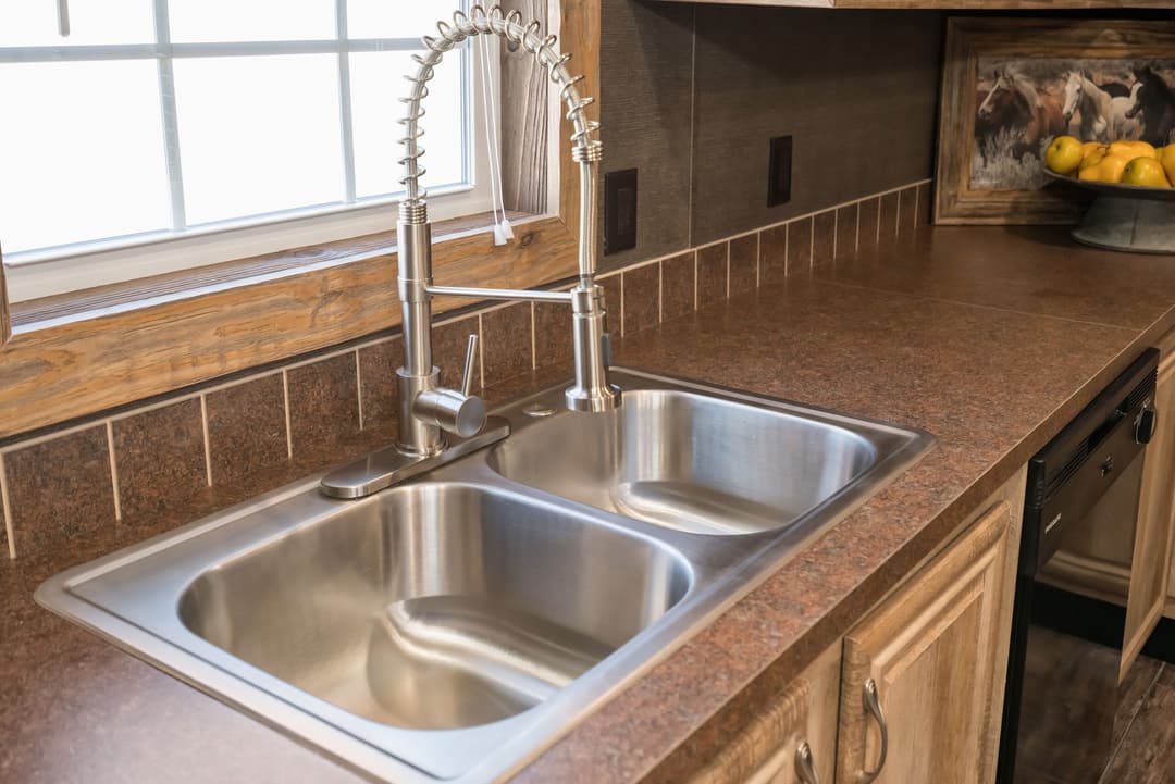 Md-26 rawhide kitchen home features