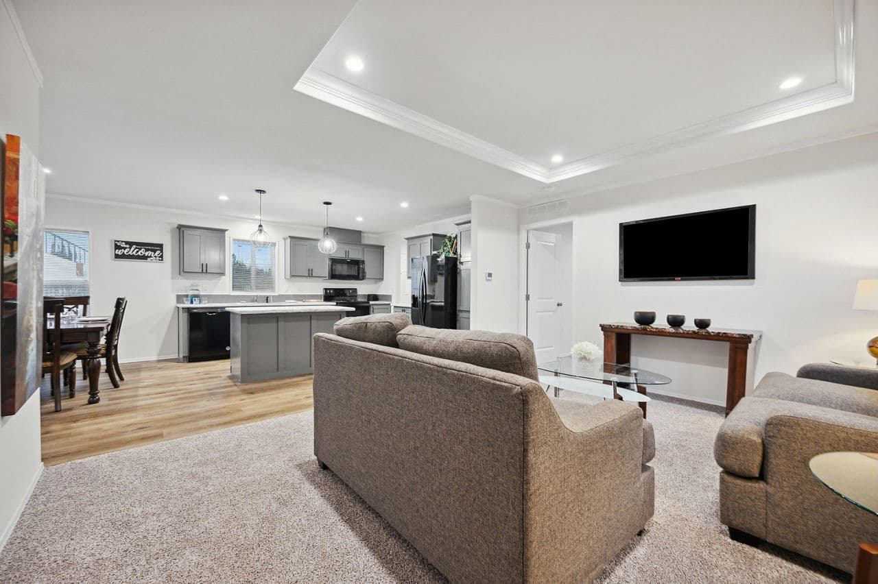 Millcreek 4400-6 interior home features