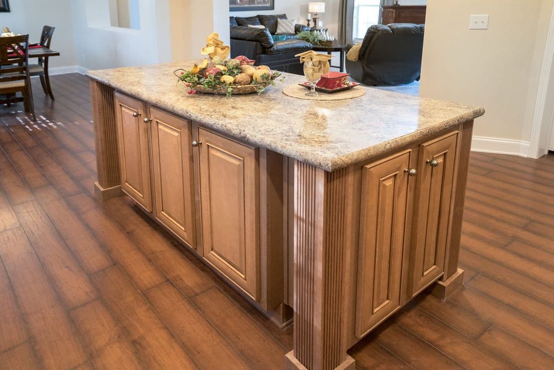 1545 jamestown kitchen home features