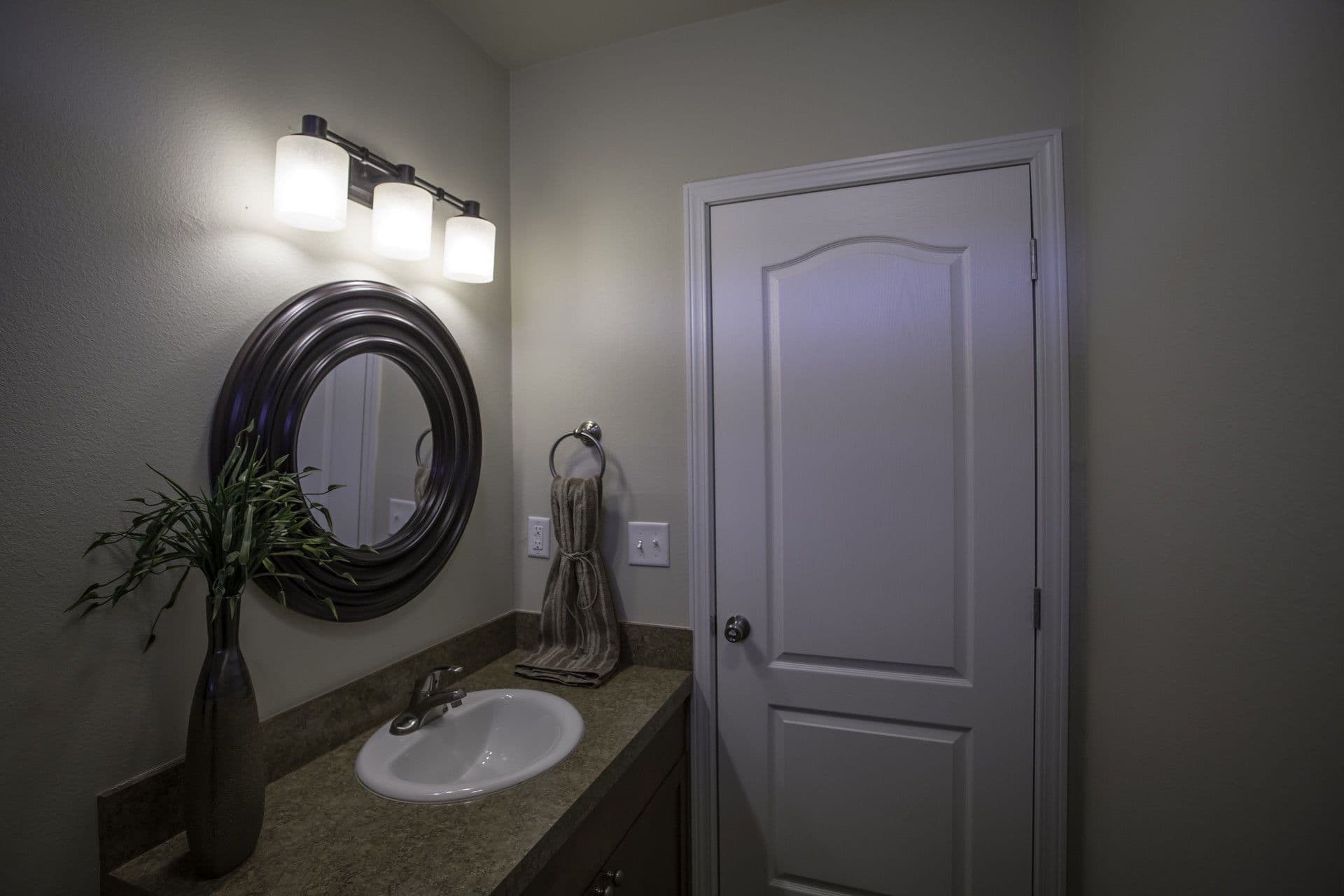 Ks2750b bathroom home features