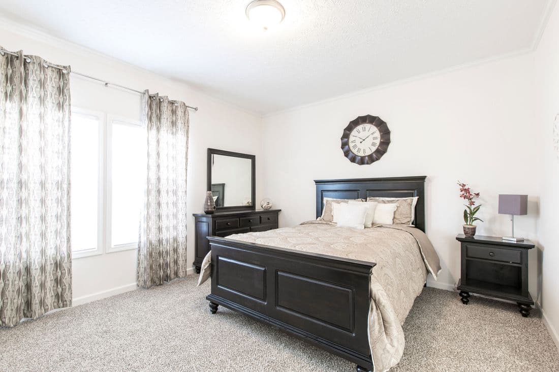 1558 jamestown bedroom home features