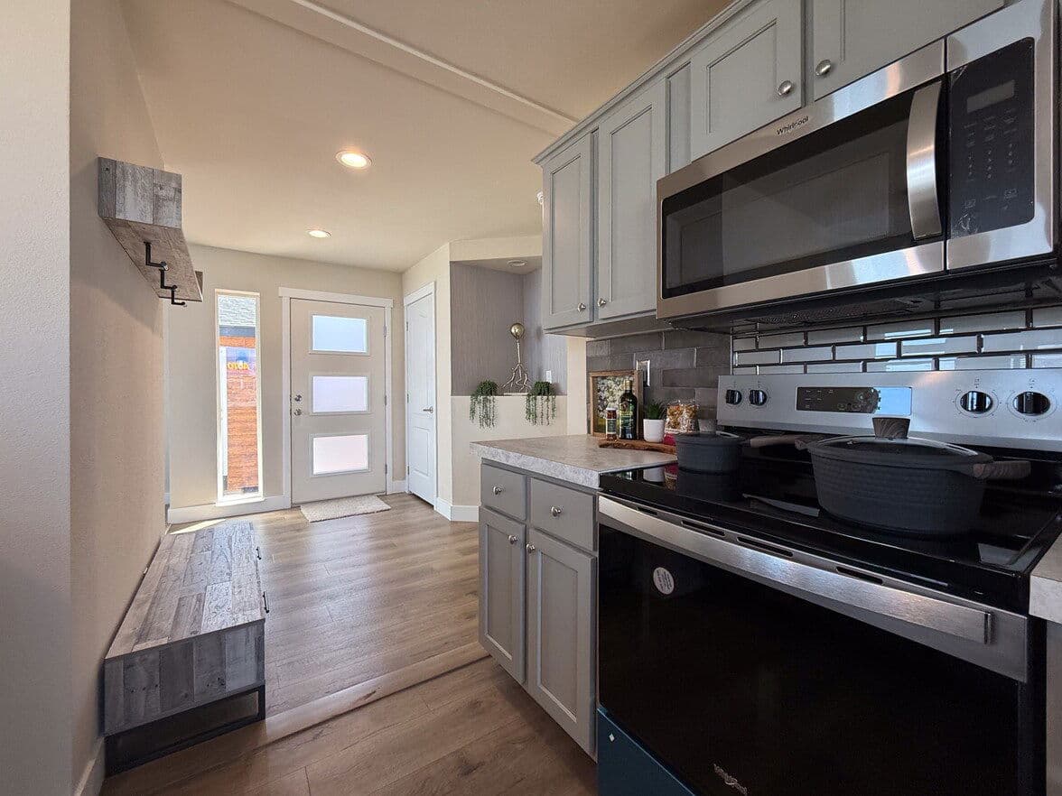 400 kitchen home features