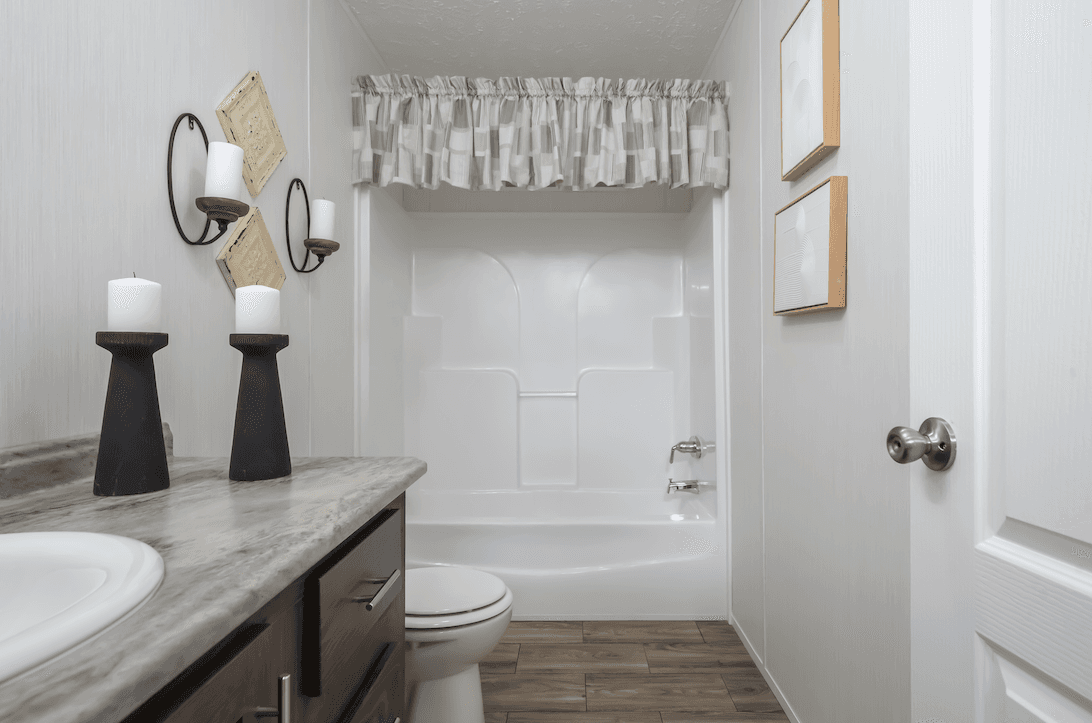 Md-60-32 bathroom home features