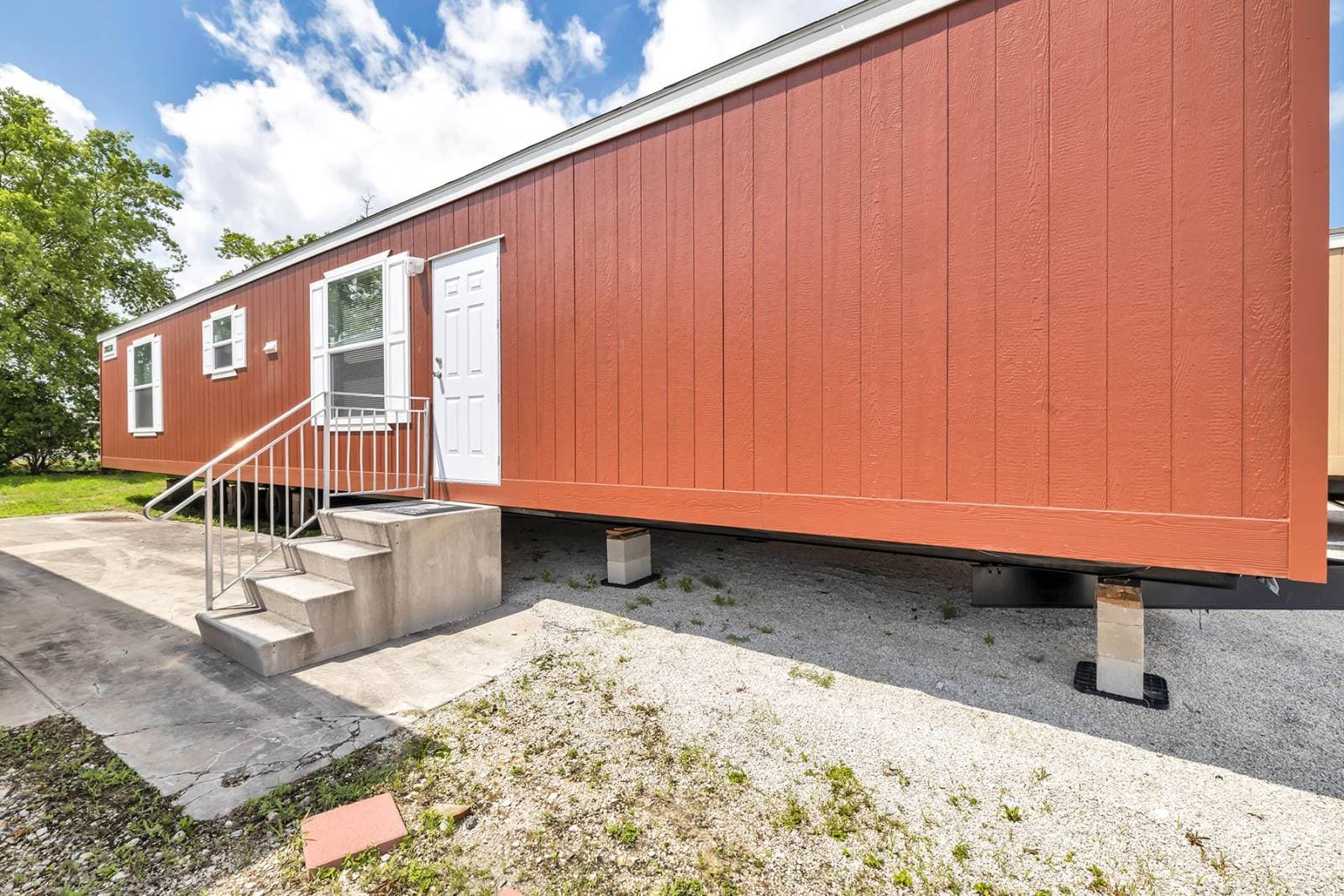 Rm1456 exterior home features