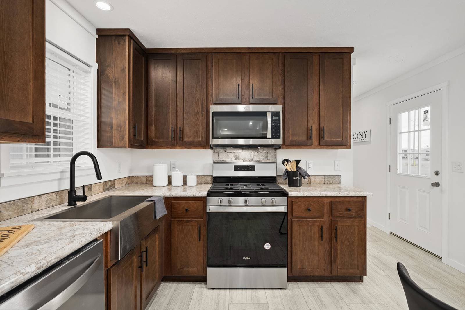 Affinity kitchen home features