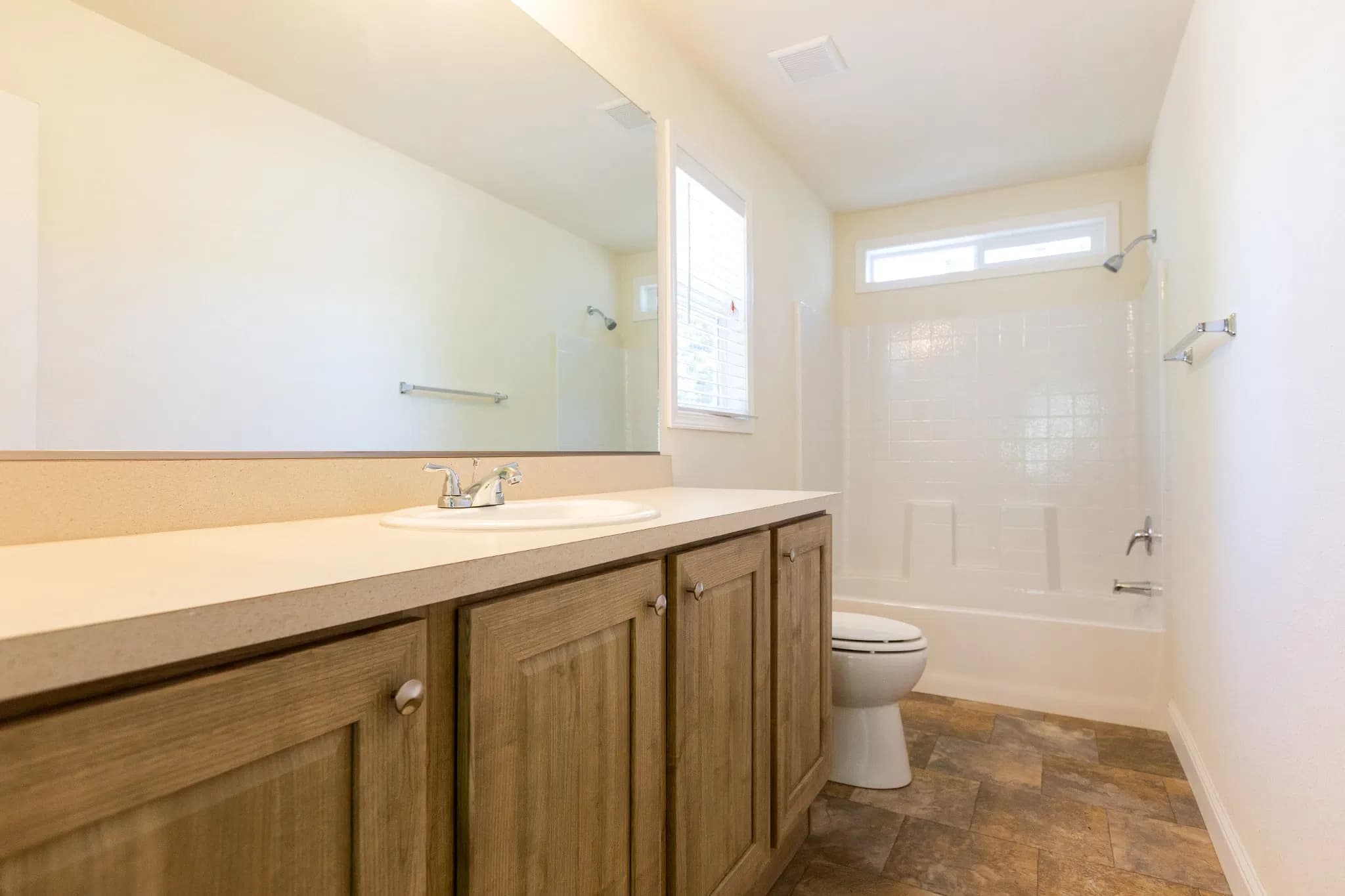 Fairpoint 24463a bathroom home features