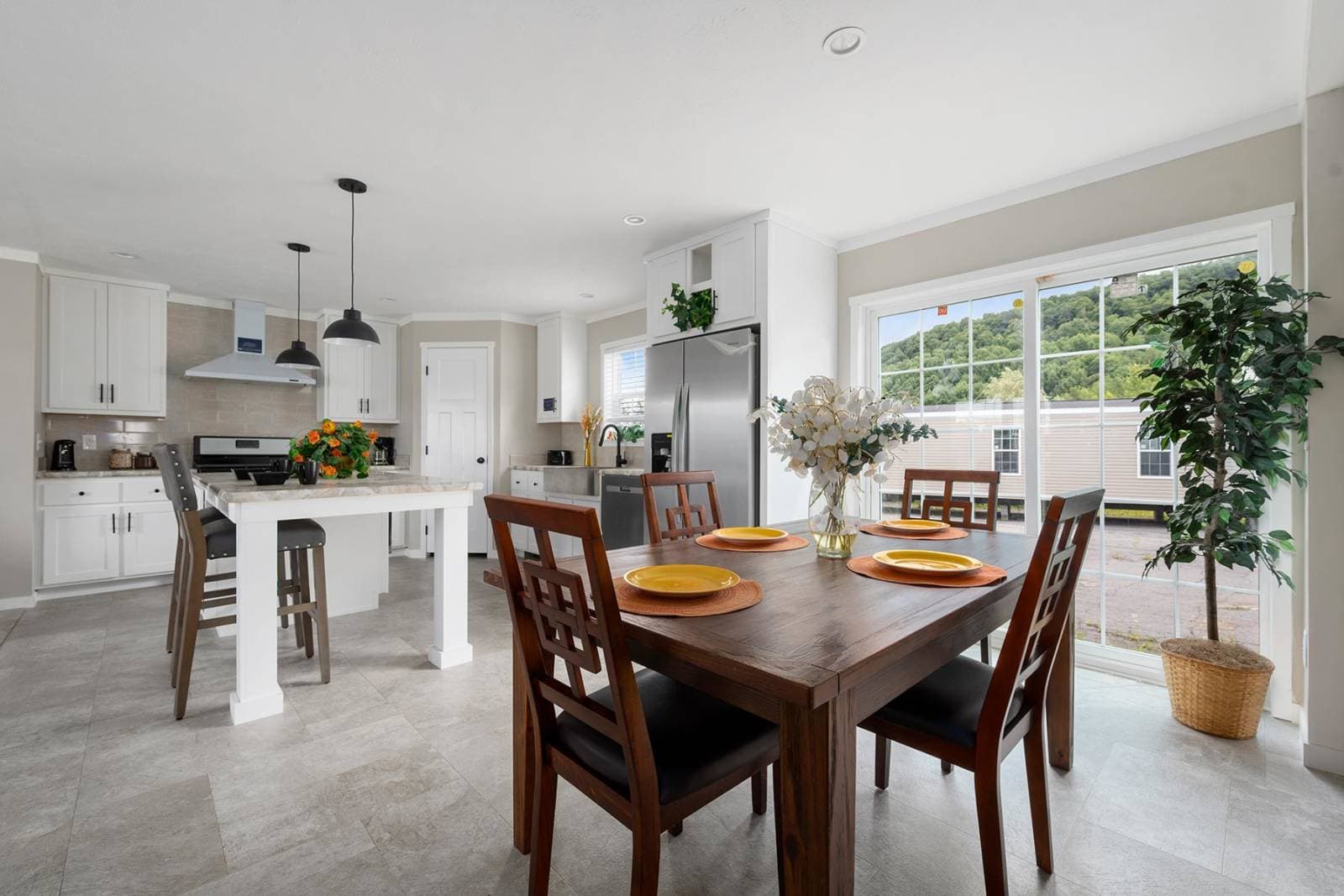 Elevate 52 kitchen home features