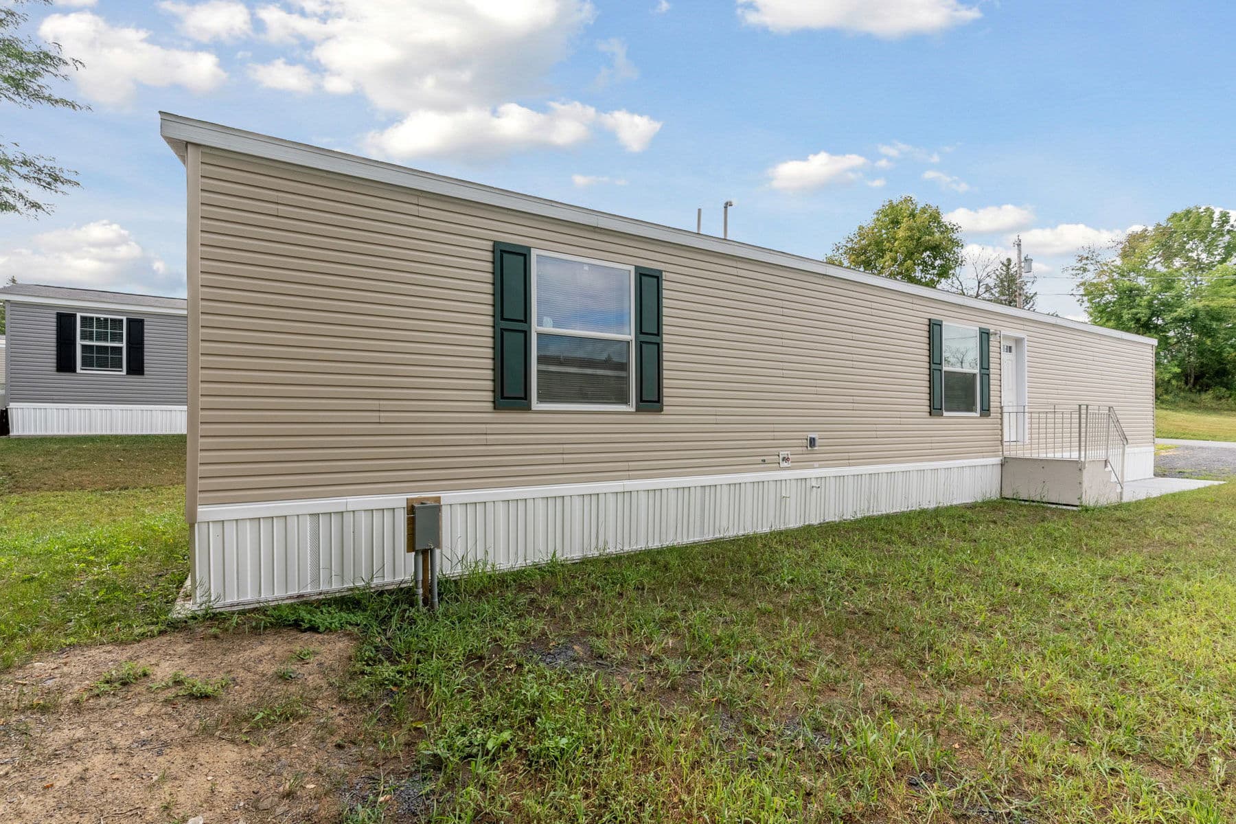 Achiever 6902 elevation home features