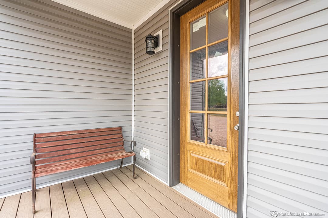 Ashley exterior home features