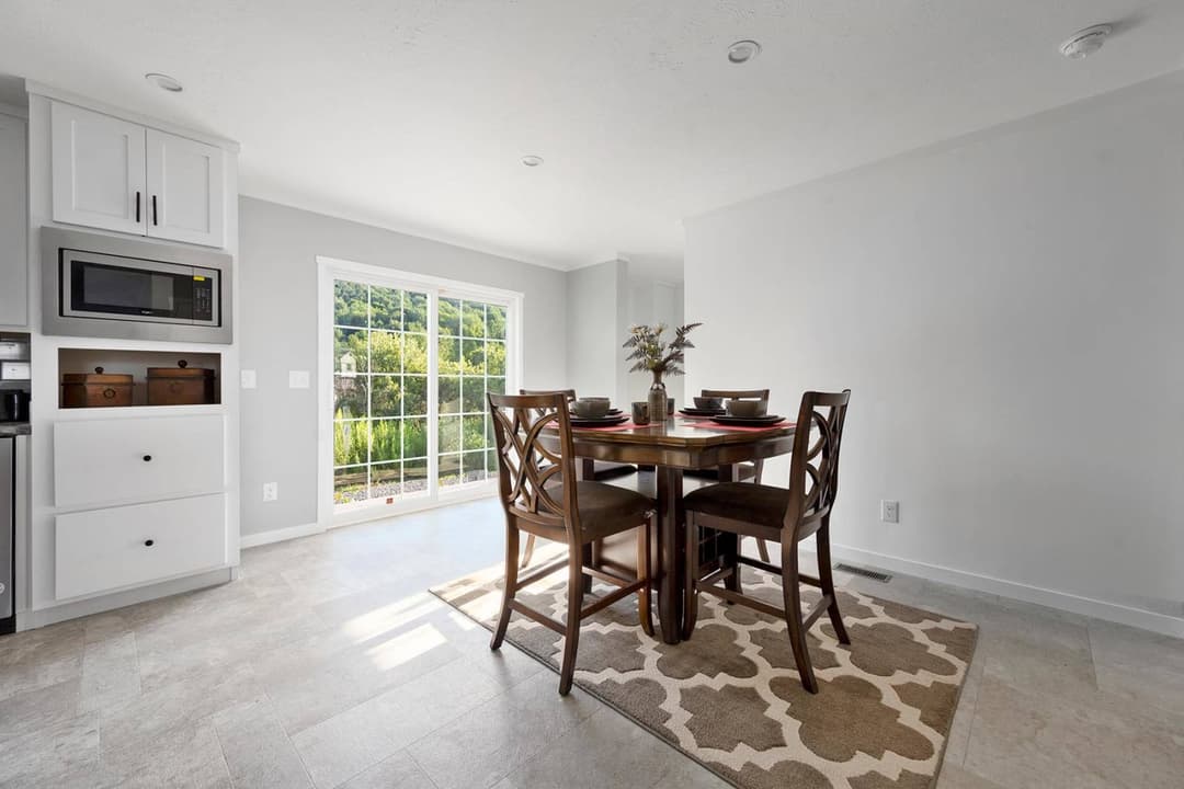 East point - attain interior home features