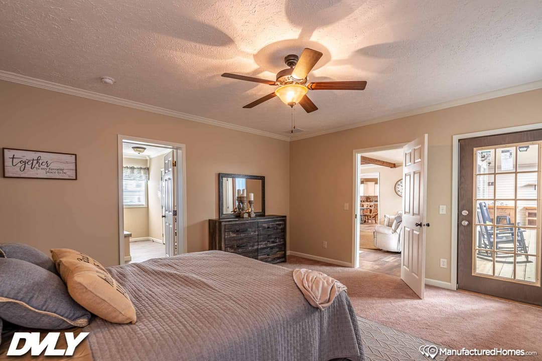 Mossy oak nativ living bedroom home features