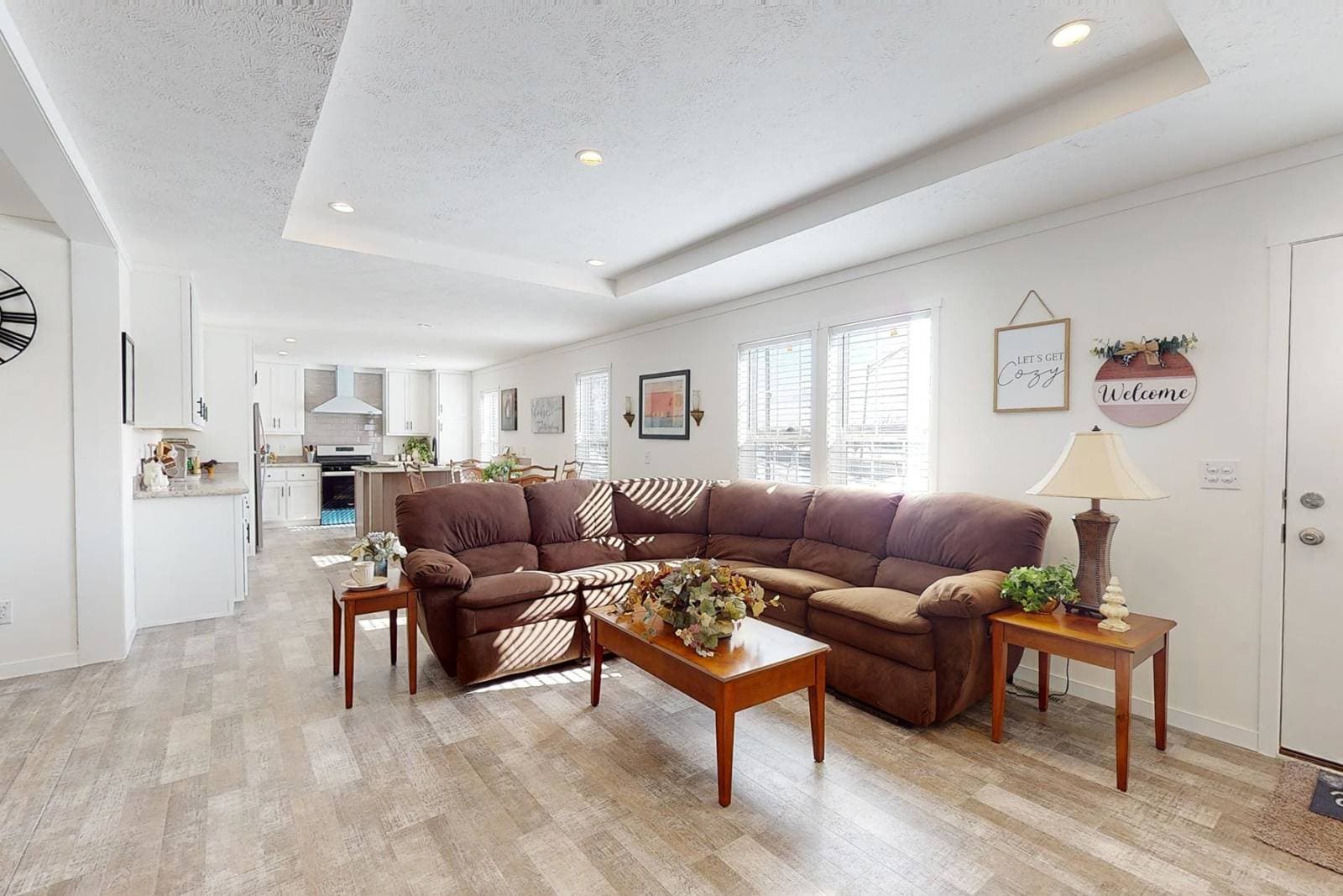 Intrigue interior home features