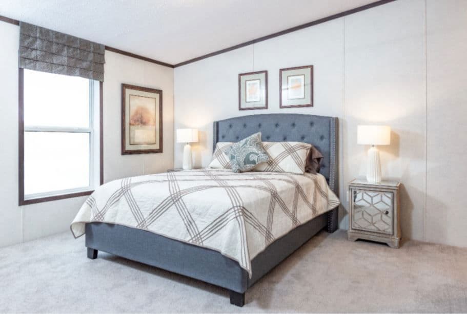 Amethyst z bedroom home features
