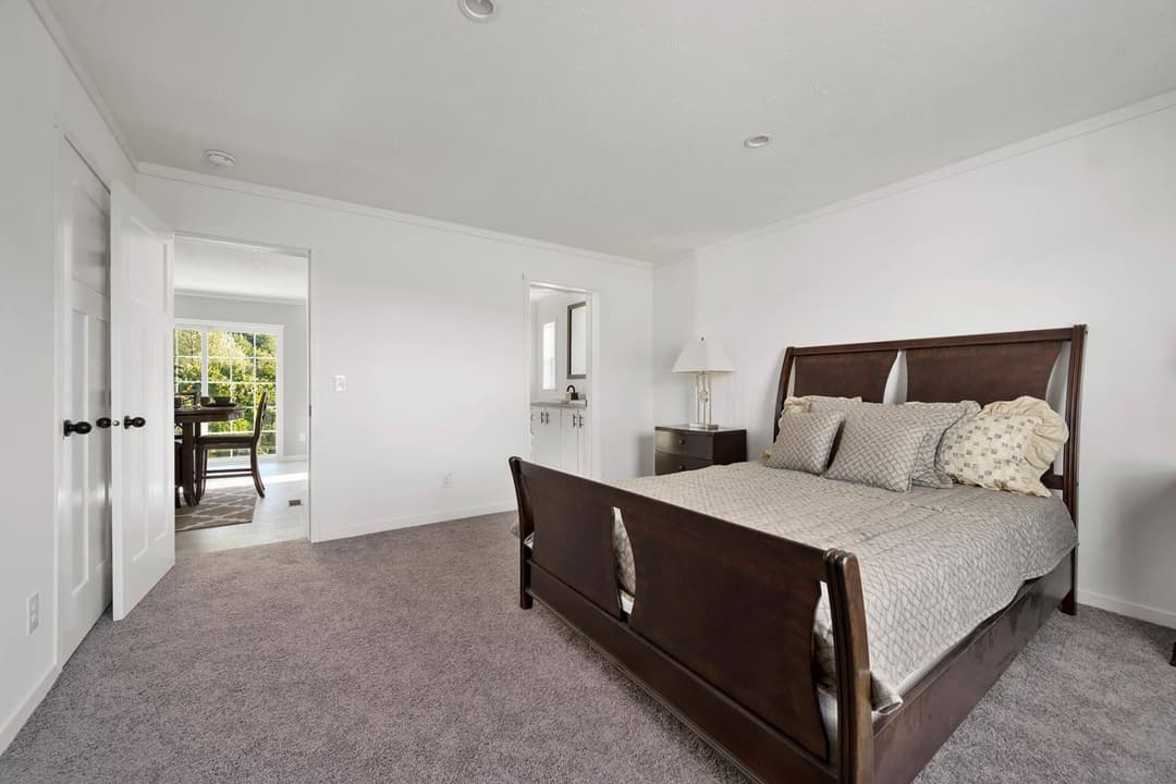 East point - attain bedroom home features