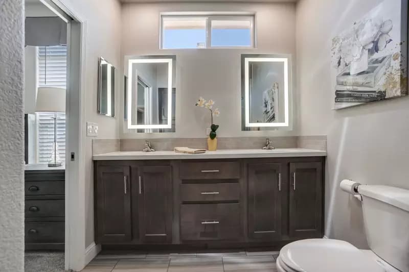 Bayside bathroom home features